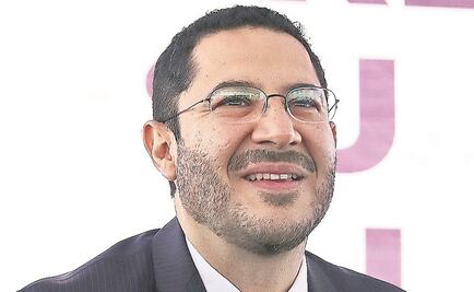 "Insensible" el aumento de sueldos en Inegi, dice Martí Batres