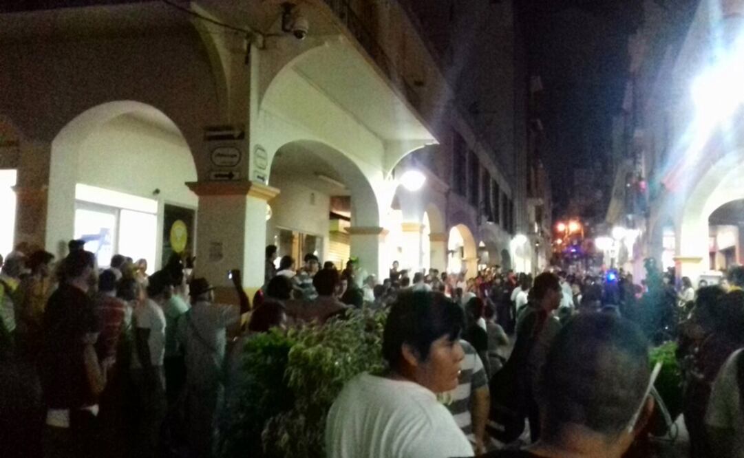 Más tarde el gobierno estatal desmintió el presunto saqueo en la plaza comercial. /Justino Miranda - EL UNIVERSAL
