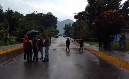 Mueren en fuego cruzado dos menores mientras limpiaban camioneta en Veracruz 