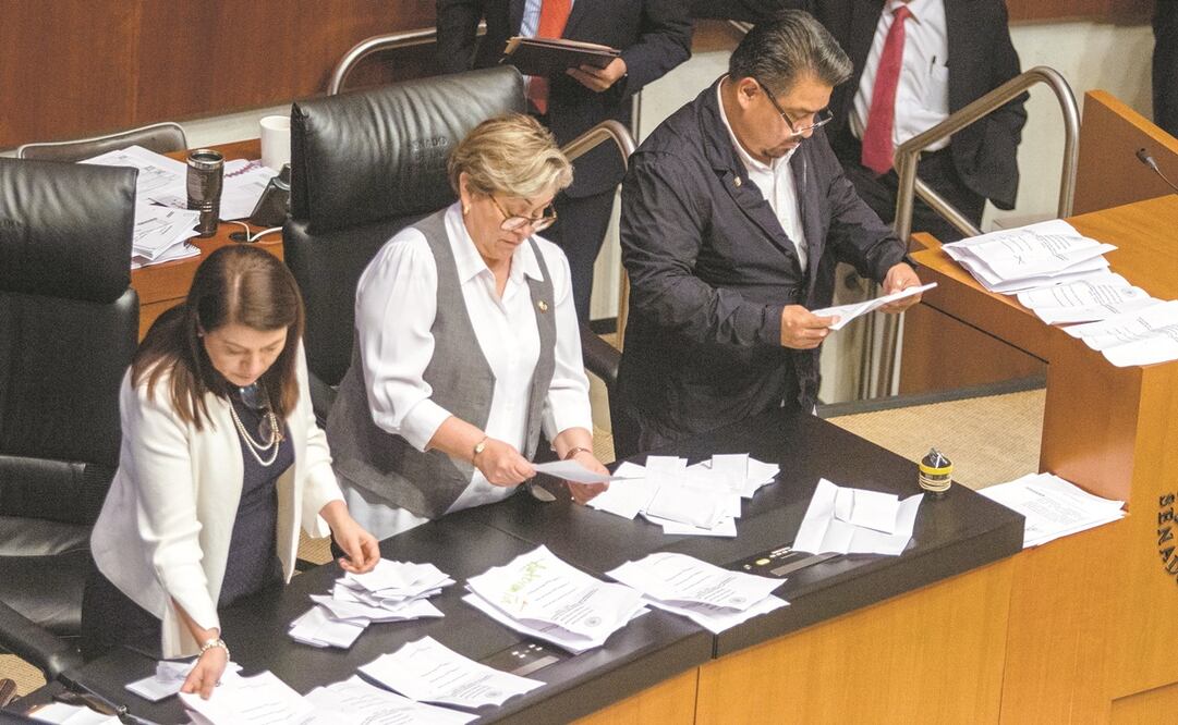 La secretaria de la Mesa Directiva en el Senado, Martha Guerrero, contó nueve votos para Orozco Henríquez, pero reportó ocho. Foto: ARCHIVO EL UNIVERSAL