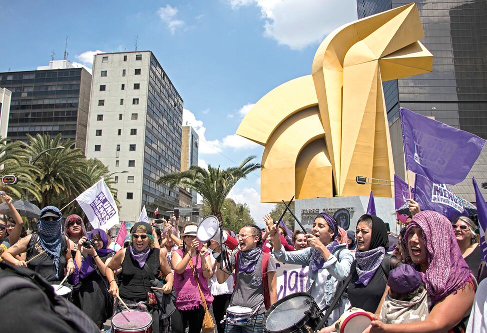 Manifestantes clamaron justicia por la muerte de Mara, el domingo pasado, en Reforma y Bucareli (DANIELA PEÑA. EL UNIVERSAL)
