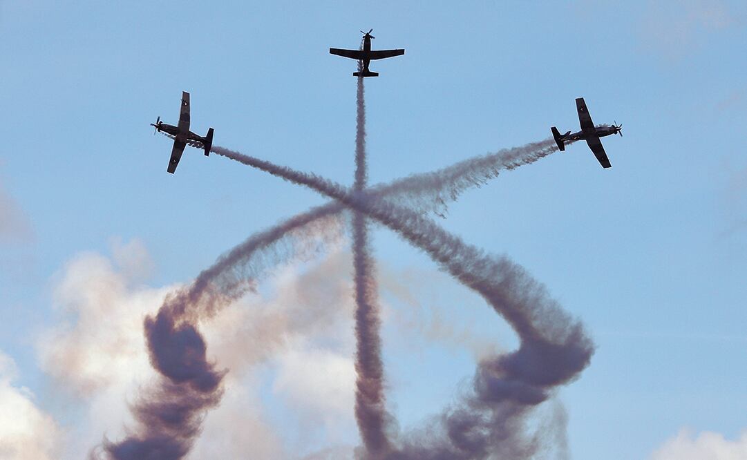 Al conmemorar el 110 aniversario de la Fuerza Aérea Mexicana, la presidenta Claudia Sheinbaum aseveró que las Fuerzas Armadas han acompañado lealmente al pueblo de México durante la Cuarta Transformación y han cumplido en defender la soberanía, integridad e independencia del país. (11/02/2025) Foto: Berenice Fregoso | El Universal
