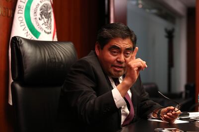 Senado concede licencia a Barbosa; "quiero irme estando en paz con ustedes", dice a legisladores