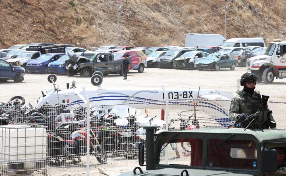 El lugar se encuentra vigilado por policías y personal del ejército mexicano. Foto: Valente Rosas. EL UNIVERSAL