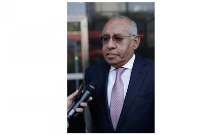 Notarios reconocen trayectoria de Morales Lechuga