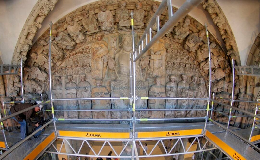 El Pórtico de la Gloria, magna obra del Maestro Mateo, recibió trabajos de restauración en 2008. Foto: Archivo