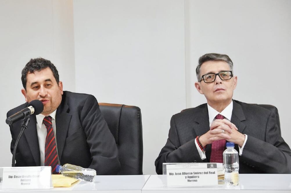 El morenista (a la izq.) llamó a la calma por los resultados de la encuesta y dijo que confía en que Monreal Ávila “tomará una decisión responsable” (ARCHIVO EL UNIVERSAL)