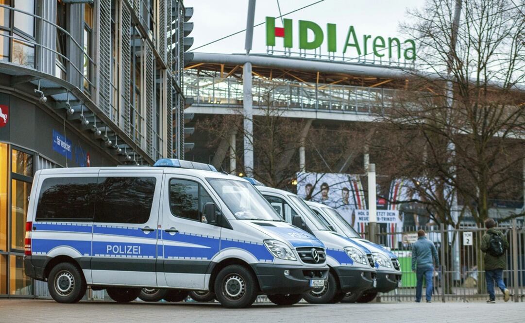 Cancelan el Alemania-Holanda; evacuan el estadio