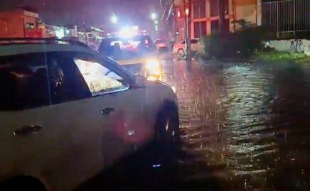 Tras lluvias, rescatan a dos mujeres que fueron arrastradas por la corriente en Culiacán; reportan árboles caídos e inundaciones 