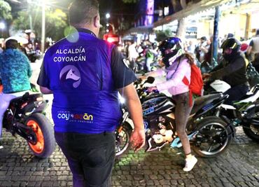 Realizan operativo vial para retirar motocicletas en Centro Histórico de Coyoacán; obstruían pasos peatonales y rampas