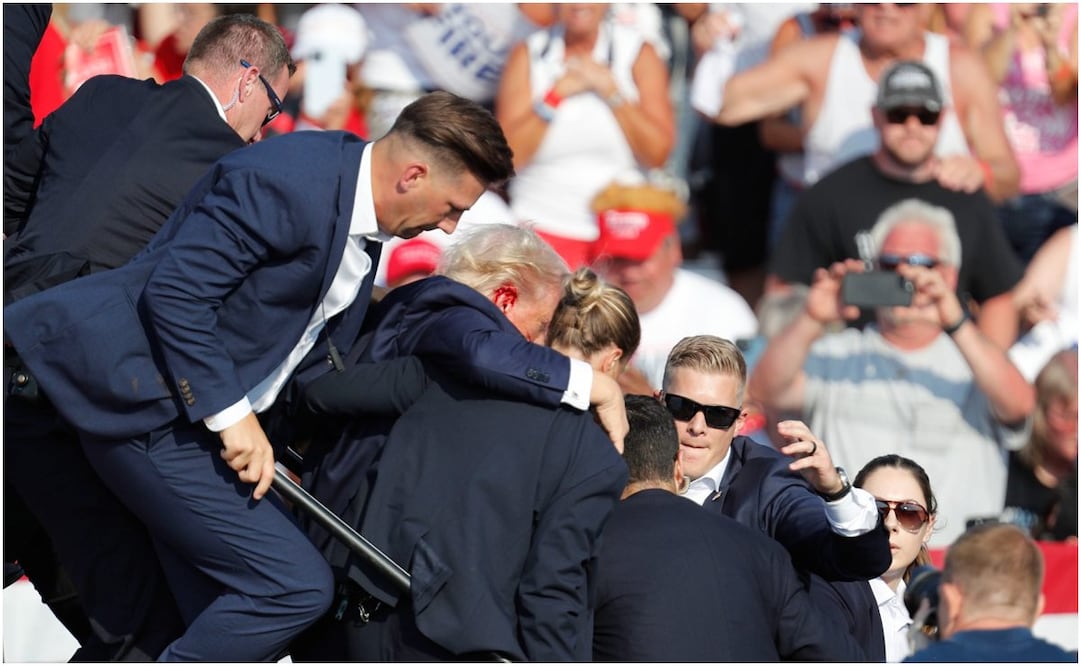 Donald Trump, expresidente de EU, es víctima de un presunto atentado. Foto: David Maxwell/EFE
