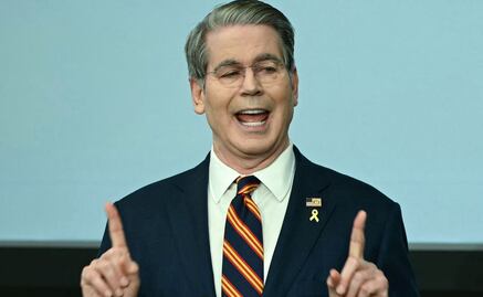 Milei necesitó un impulso para ganar elecciones, reconoce secretario del Tesoro de EU