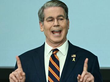 Milei necesitó un impulso para ganar elecciones, reconoce secretario del Tesoro de EU