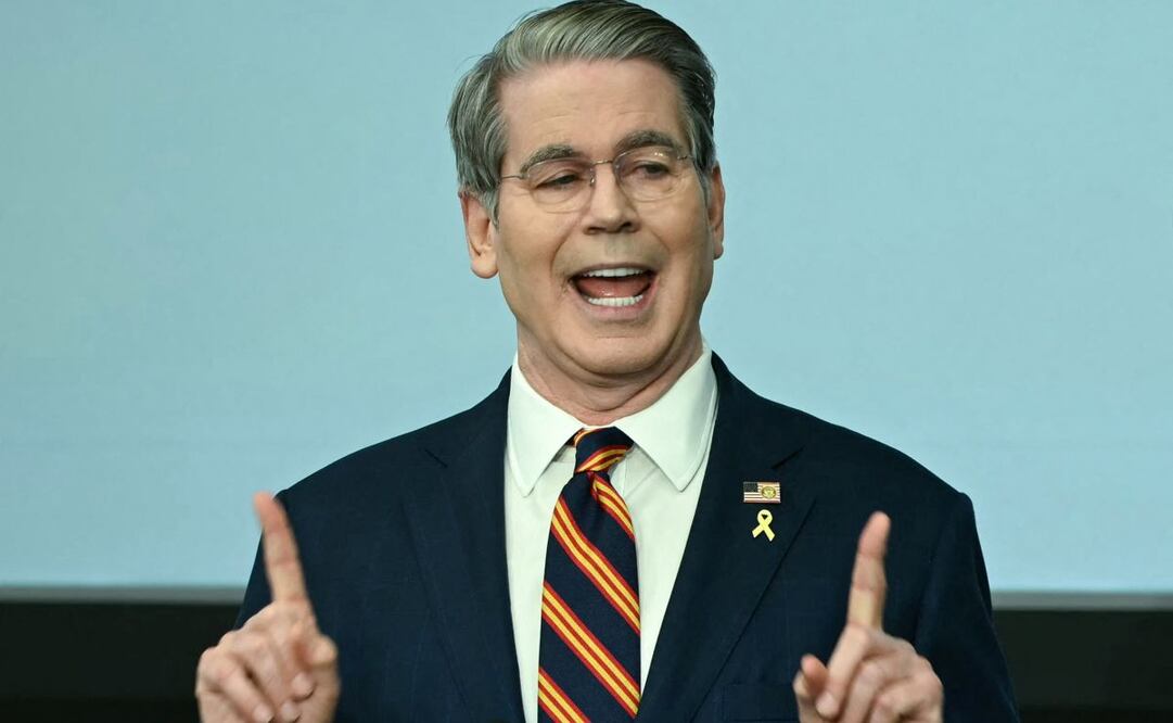 El secretario del Tesoro de Estados Unidos, Scott Bessent, interviene en la Conferencia de Bancos Comunitarios de la Junta de la Reserva Federal, celebrada en la sede de la Junta de la Reserva Federal en Washington, D.C., el 9 de octubre de 2025. Foto: AFP