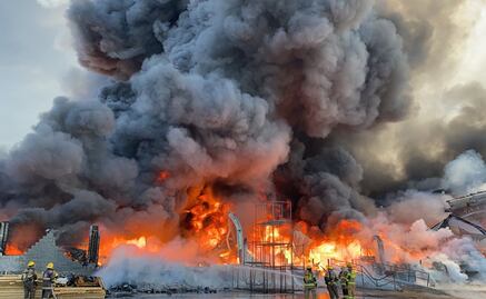 Incendio colapsa nave industrial en Nuevo León; evacuan a 15 trabajadores