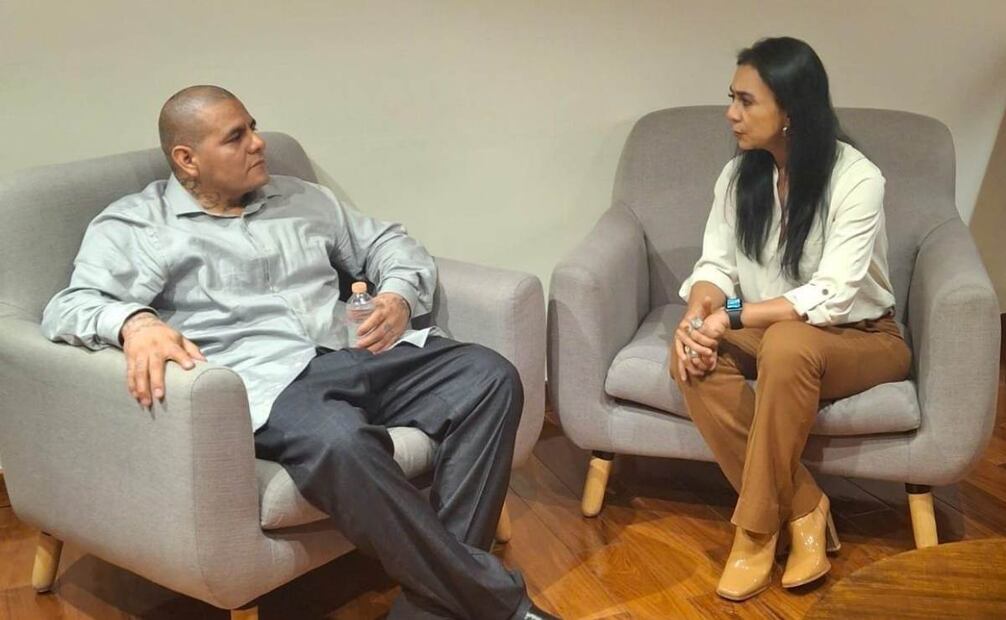 Jesús Muñoz, mexicano repatriado desde Sudán del Sur, llega a la Ciudad de México este domingo 7 de septiembre de 2025. Foto: SRE