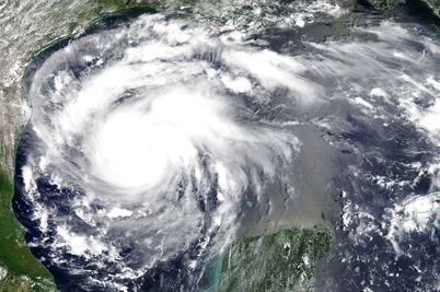 Pemex implementa operativo de seguridad por huracán “Harvey”