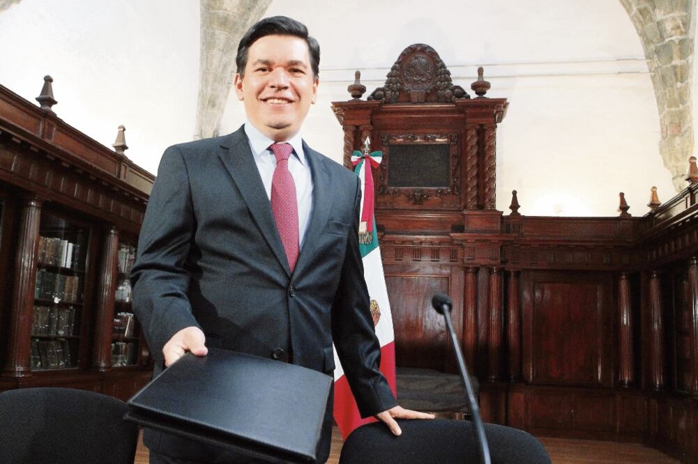 subsecretario de Hacienda, Fernando Aportela, comparece hoy ante comisiones de la Cámara de Diputados, con el fin de explicar los alcances del recorte presupuestal de 132 mil millones de pesos y sus posibles repercusiones (ARCHIVO EL UNIVERSAL)