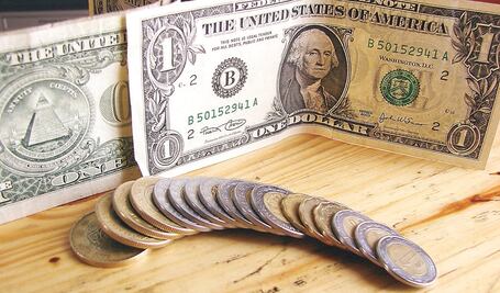 Peso cierra frente al dólar en su mejor nivel desde el miércoles de la semana pasada