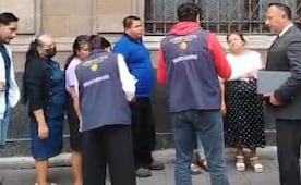 Familiares de los 43 de Ayotzinapa llegan a Palacio Nacional para reunión con Sheinbaum; último encuentro fue hace 6 meses