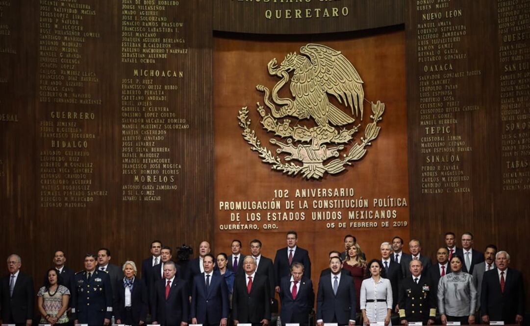 Francisco Domínguez, gobernador de Querétaro, recibió al Presidente para conmemorar el Aniversario de la Promulgación de la Constitución Foto: Juan Carlos Reyes / EL UNIVERSAL