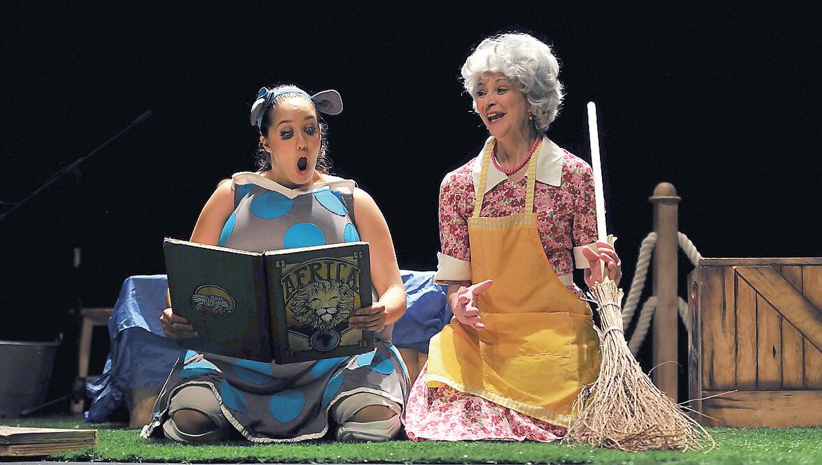 Paloma Woolrich y Lucero Trejo dan vida a dos mujeres mayores que quieren rescatar su infancia olvidada