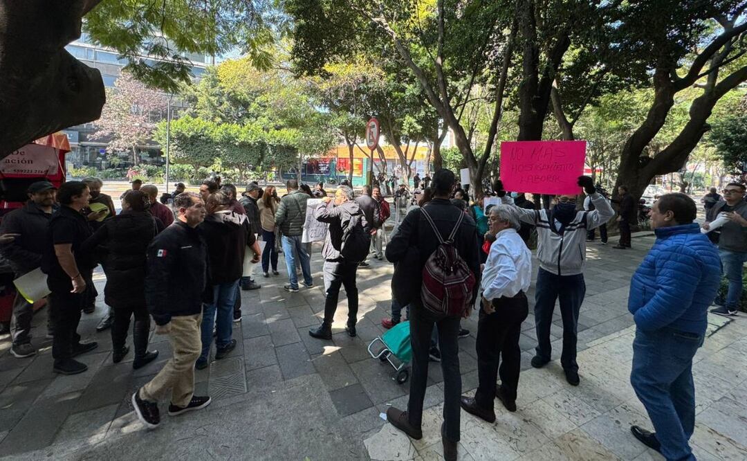 Trabajadores de Condusef protestan contra despidos; exigen respeto a sus derechos laborales. Foto: Juan Carlos Williams