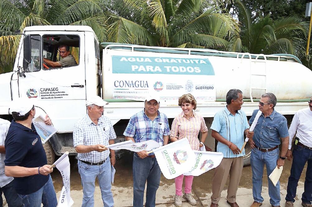 El gobernador Héctor Astudillo dijo que se adquirirán, en una primera etapa, mil 350 mdp para apoyar a los damnificados por el sismo de 7.1 grados (ARCHIVO. EL UNIVERSAL)