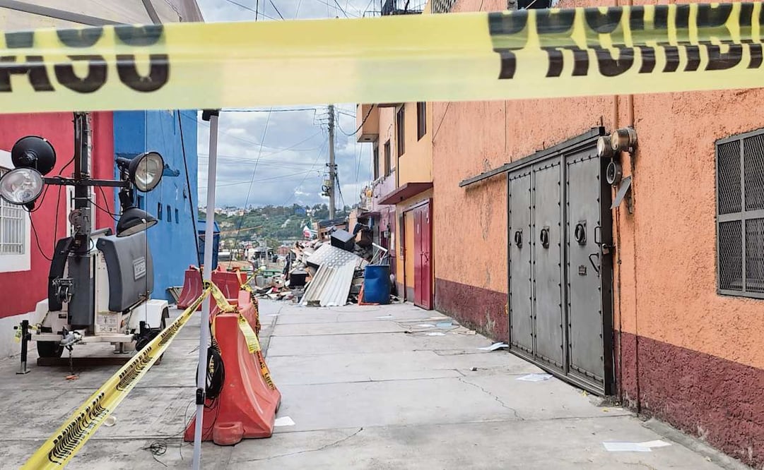 La explosión dejó afectaciones en cinco lotes de vivienda y perjudicó a 15 familias de la zona, dijo el alcalde Javier López Casarín. Foto: ARANTXA MEAVE/EL UNIVERSAL