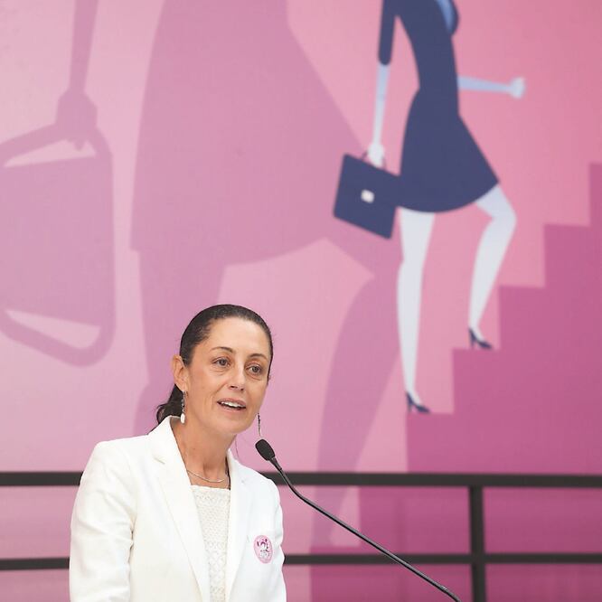 La jefa de Gobierno de la Ciudad de México, Claudia Sheinbaum, enfatizó la importancia de visibilizar a las mujeres que han sido exitosas. Foto: Berenice Fragoso/El Universal