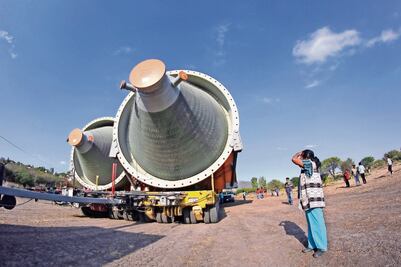 Calderas gigantes, varadas y sin permisos