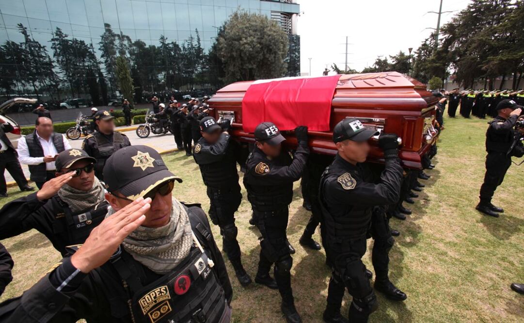 La Secretaría de Seguridad del Edomex despide a policía que murió en enfrentamiento en Toluca (Fotos: Jorge Alvarado / EL UNIVERSAL)