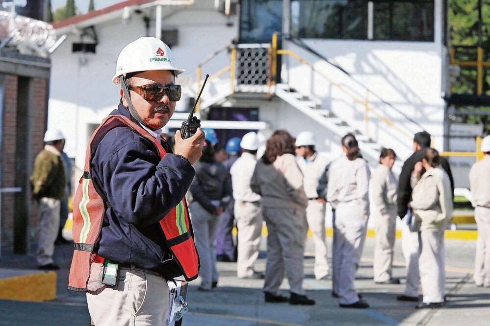 De los 15 mil 891 juicios laborales iniciados entre 2017 y 2023, contra Pemex, sólo se han resulto 604, es decir, 3.8%, lo que deja 15 mil 287 juicios pendientes. Foto: Archivo / EL UNIVERSAL