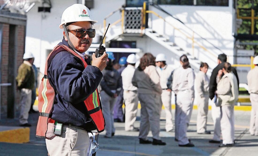De los 15 mil 891 juicios laborales iniciados entre 2017 y 2023, contra Pemex, sólo se han resulto 604, es decir, 3.8%, lo que deja 15 mil 287 juicios pendientes. Foto: Archivo / EL UNIVERSAL