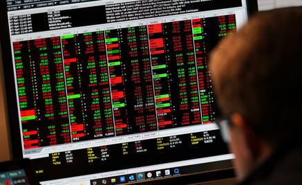 Wall Street cierra con leves pérdidas tras exención de aranceles; bancos reportan ganancias tras reportes trimestrales