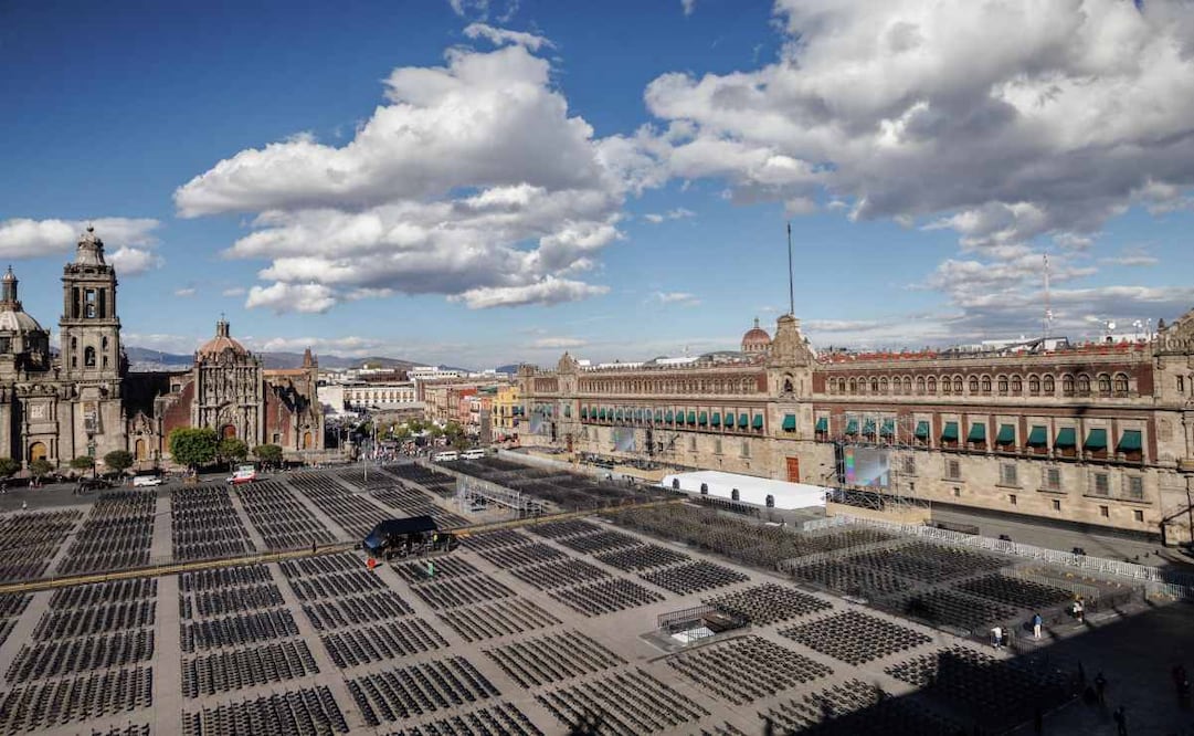 Aspectos del Zócalo previo al informe que dará la presidenta Claudia Sheinbaum por los 100 días. Foto: Yaretzy M. Osnaya/ EL UNIVERSAL