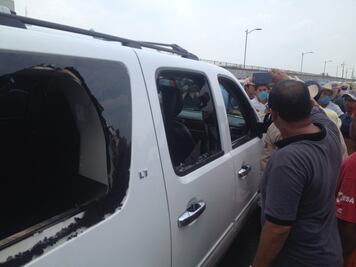 Familiares de víctimas atacan vehículos del sindicato