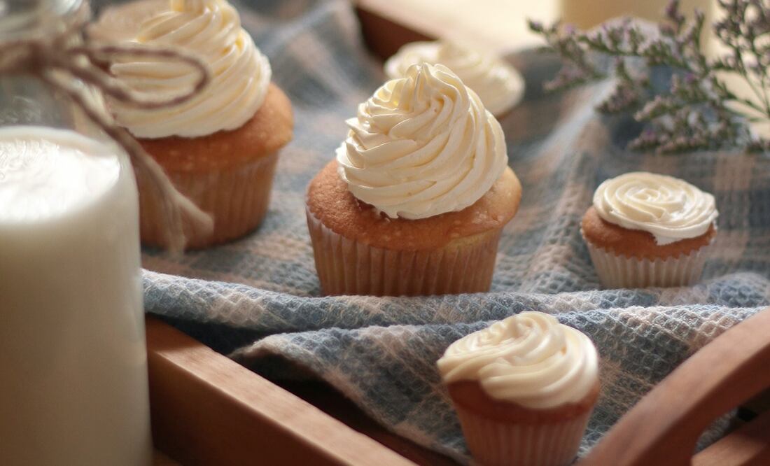 La nata también es conocida como "crema de leche" y se obtiene al dejar la leche entera en reposo / Foto: Unsplash