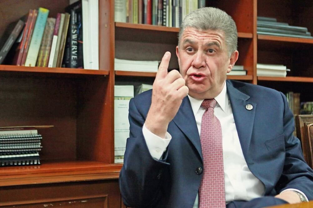 Localizan vehículo de empleados del SAT desaparecidos