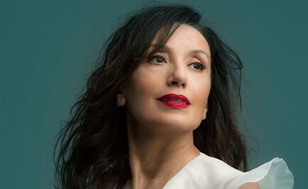 Luz Casal arriesgaría con temas urbanos sólo si la curiosidad la llama