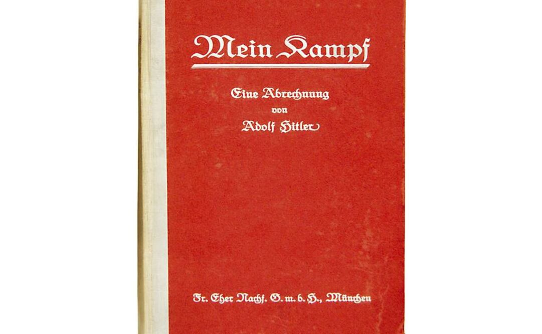 La empresa que incumpla la decisión judicial, se enfrentará a una multa diaria de 5 mil reales (unos mil 250 dólares). En la imagen, ejemplar firmado por Hitler, que fue subastado en Londres. FOTO: EFE.