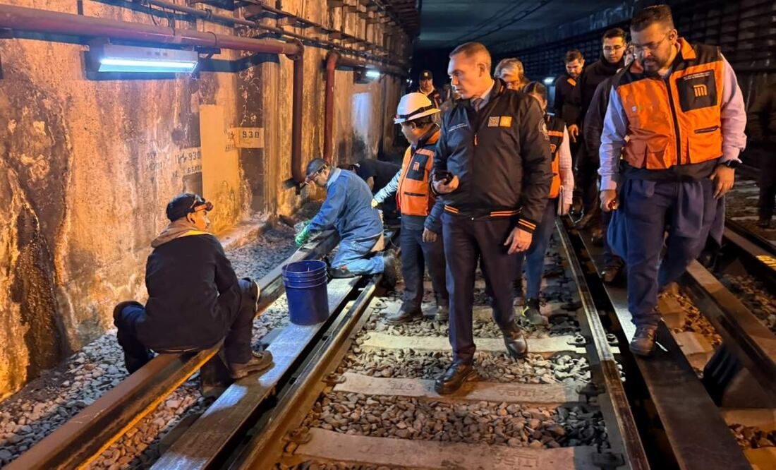 Director del Metro, Adrián Rubalcava, durante atención a grieta en muro situado en la interceptación Coyuya-Santa Anita (05/07/2025). Foto: Especial