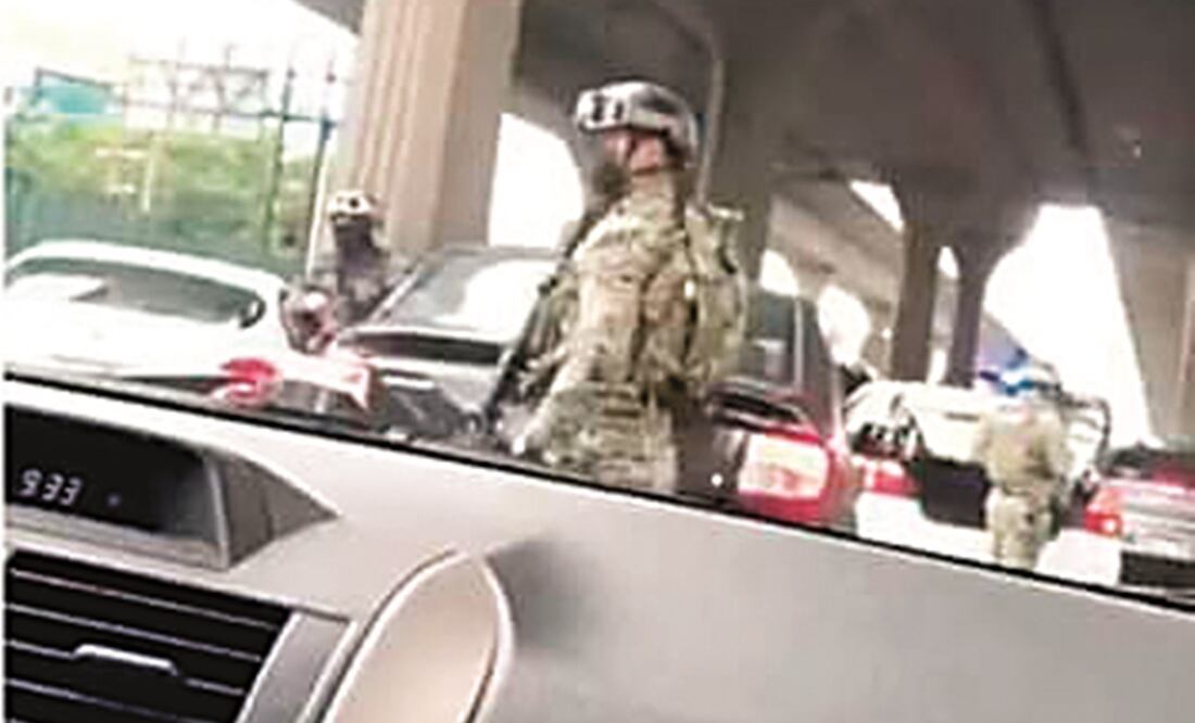 Policías y marinos siguieron la ubicación de la víctima y revisaron cajuelas de autos para dar con ella.