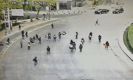 Encapuchados hacen destrozos en Glorieta de Colón y Metro Insurgentes