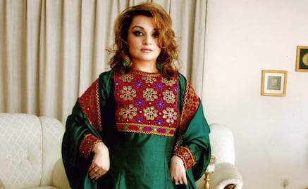 "Esto es la cultura de Afganistán": afganas muestran cómo es su "ropa tradicional" en desafío al Talibán