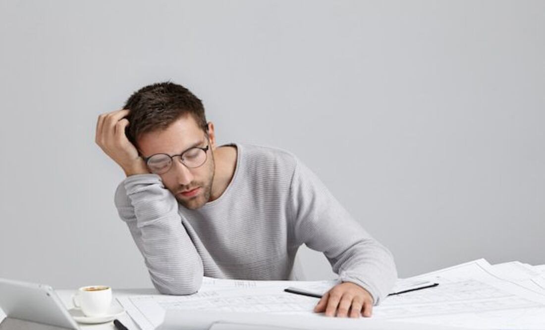 Existen muchos y diversos motivos para estar cansado todo el día. Fuente: Freepik.