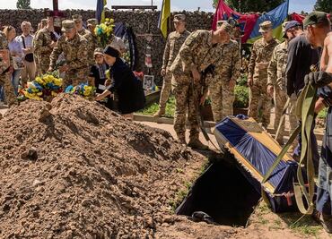 Carguero que zarpó de Ucrania llega a Estambul pese a bloqueo