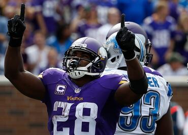 Vikings se impone a Lions gracias a Peterson