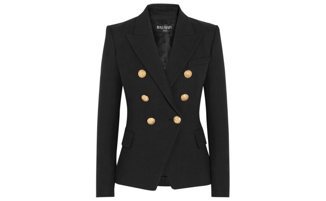 El Blazer ochentero 
De: Balmain
Esplendor de los ochenta: escógelo de silueta ajustada con hombros estructurados, botonadura dorada.