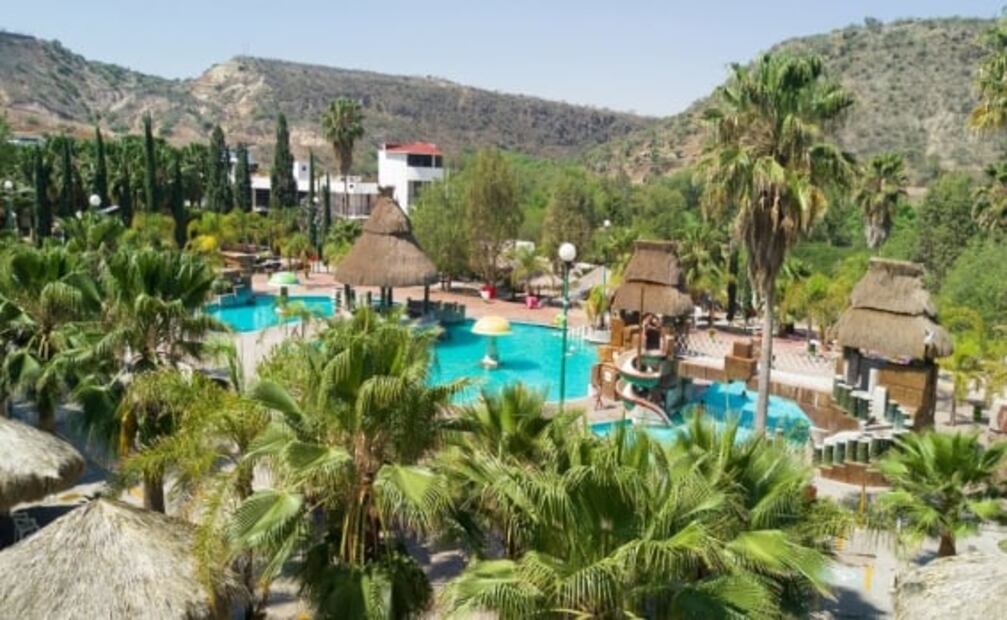 El Géiser, un balneario de aguas termales naturales con spa y cabañas